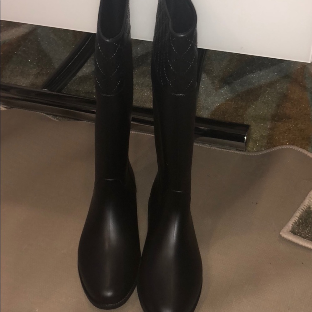 Rain boots